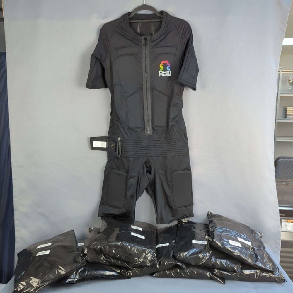 Ohm fitness Black EMS Training Suit - Women's large - Picture 2 of 2